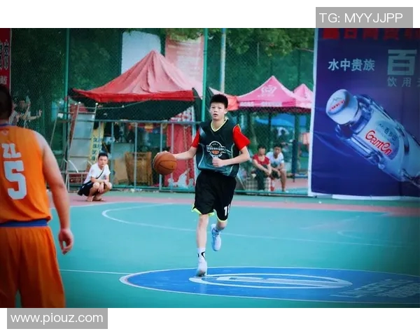 庄里篮球明星的成长之路与梦想追逐的精彩故事